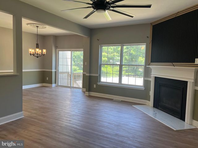 55 GLACIER DR, Berlin, NJ 08009