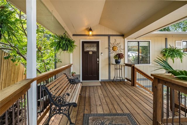 325 Ridge Road, Eureka Springs, AR 72631