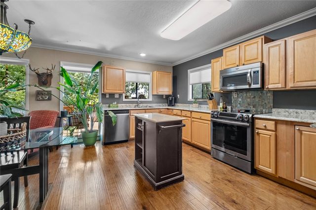 325 Ridge Road, Eureka Springs, AR 72631