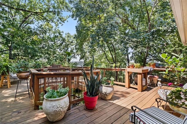 325 Ridge Road, Eureka Springs, AR 72631