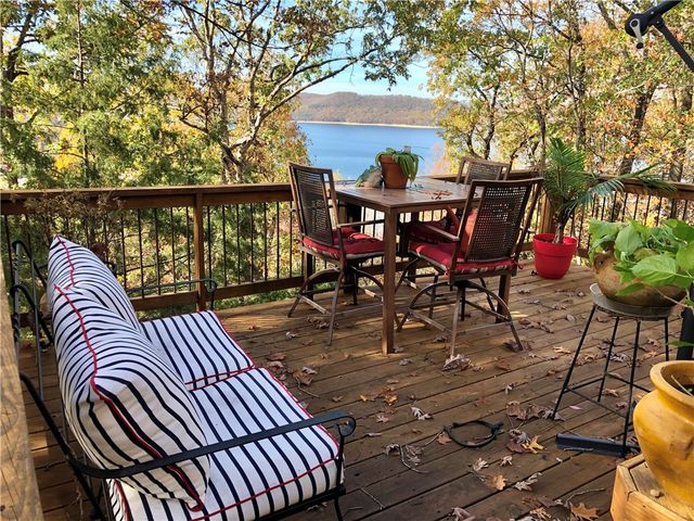 325 Ridge Road, Eureka Springs, AR 72631