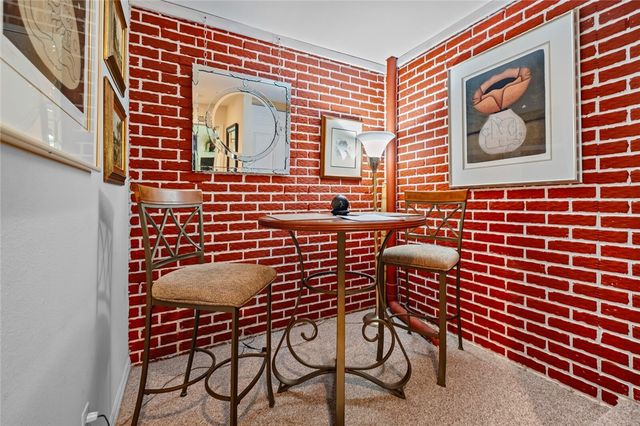 325 Ridge Road, Eureka Springs, AR 72631