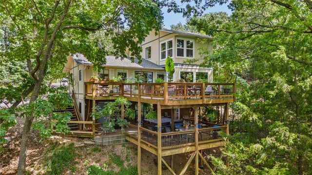325 Ridge Road, Eureka Springs, AR 72631