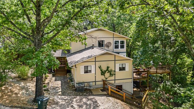 325 Ridge Road, Eureka Springs, AR 72631