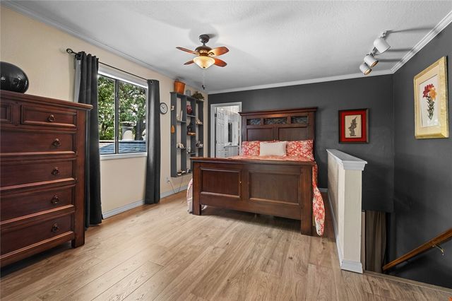 325 Ridge Road, Eureka Springs, AR 72631