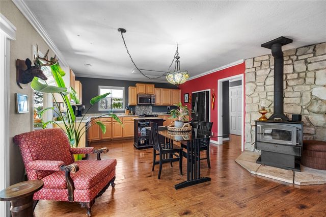 325 Ridge Road, Eureka Springs, AR 72631
