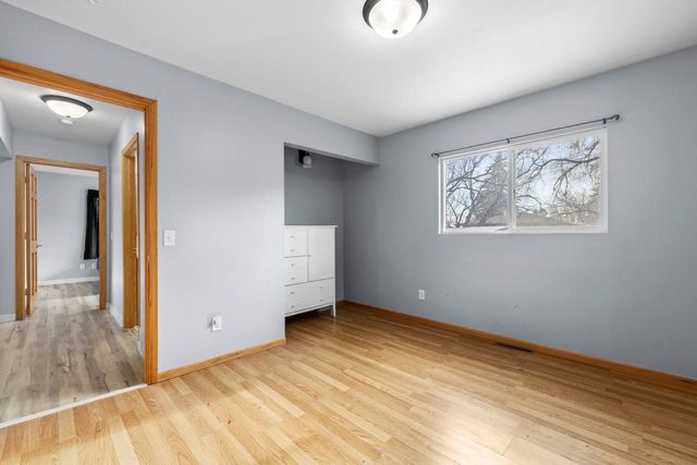 609 7th St SE, Minot, ND 58701