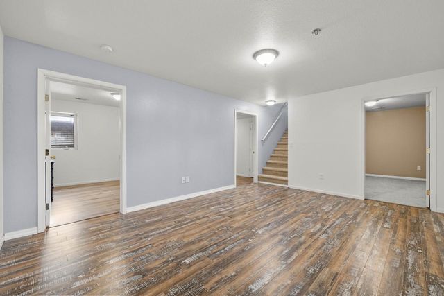 609 7th St SE, Minot, ND 58701