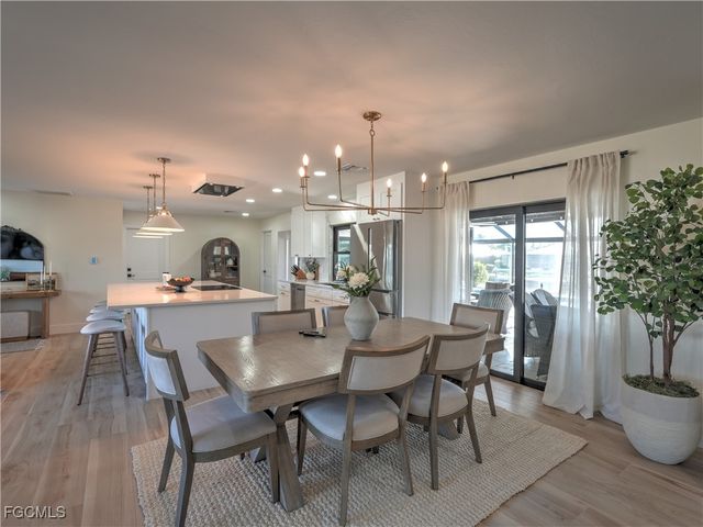 5343 SW 8th CT, Cape Coral, FL 33914