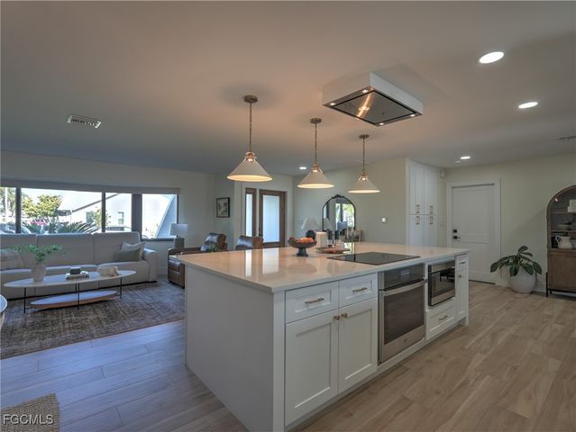 5343 SW 8th CT, Cape Coral, FL 33914