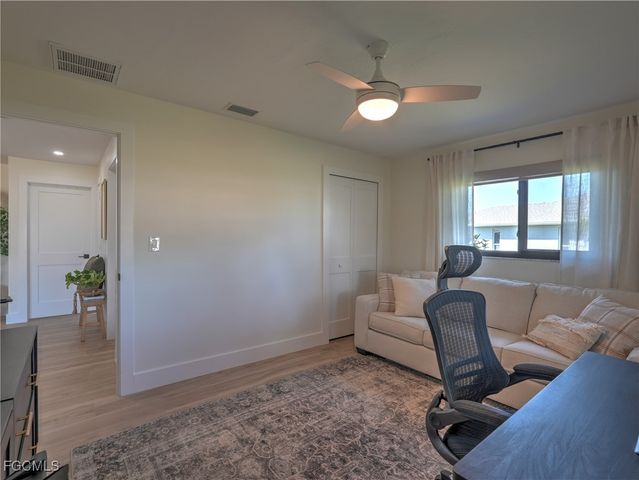 5343 SW 8th CT, Cape Coral, FL 33914