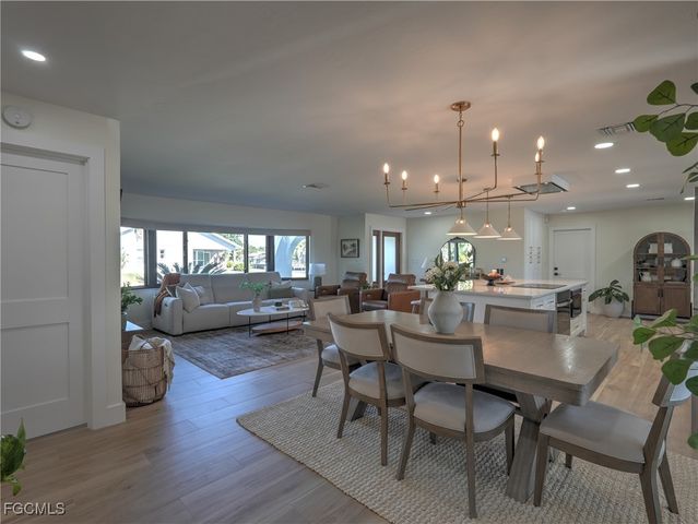 5343 SW 8th CT, Cape Coral, FL 33914