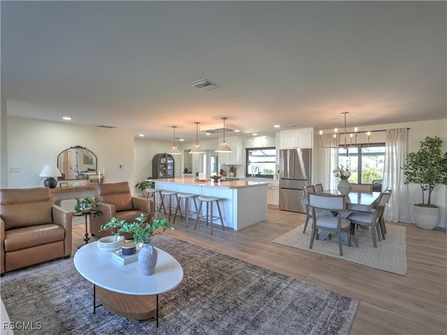 5343 SW 8th CT, Cape Coral, FL 33914