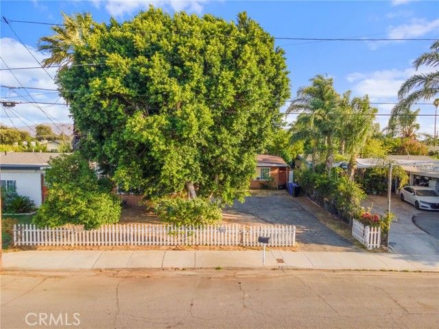 645 E King, Rialto, CA 92376