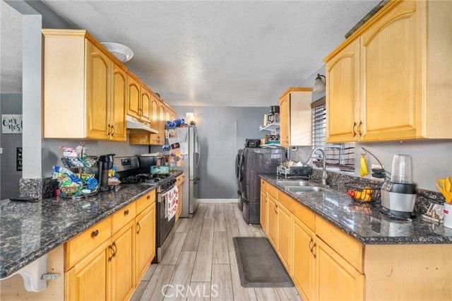 645 E King, Rialto, CA 92376