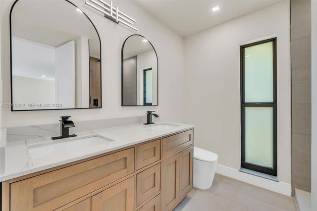 8207 SW 26th Pl, Davie, FL 33328