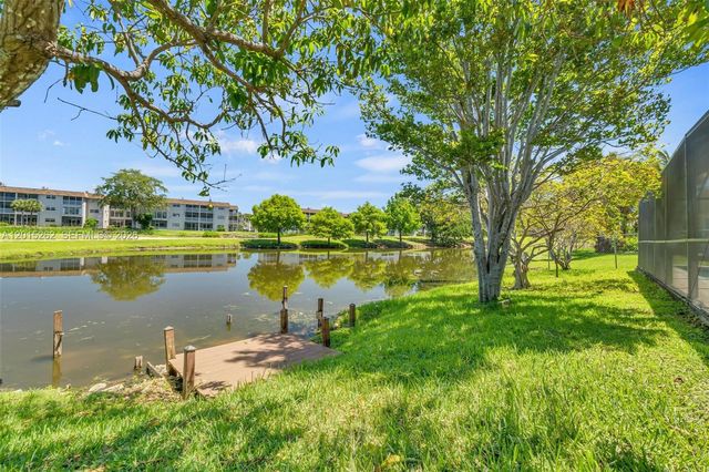 8207 SW 26th Pl, Davie, FL 33328