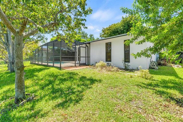 8207 SW 26th Pl, Davie, FL 33328