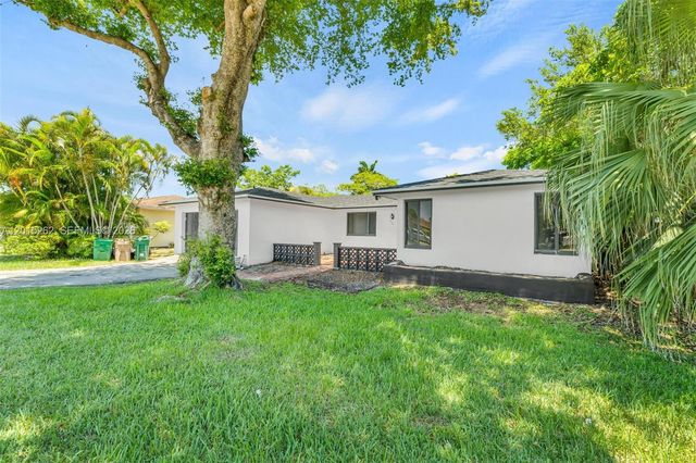 8207 SW 26th Pl, Davie, FL 33328