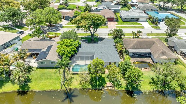 8207 SW 26th Pl, Davie, FL 33328