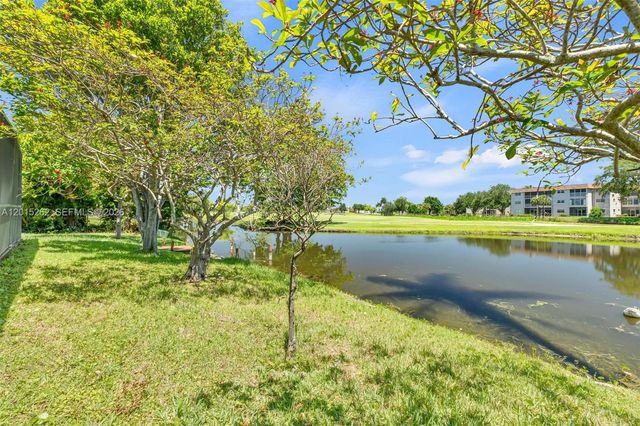 8207 SW 26th Pl, Davie, FL 33328