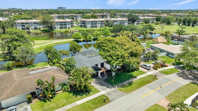 8207 SW 26th Pl, Davie, FL 33328