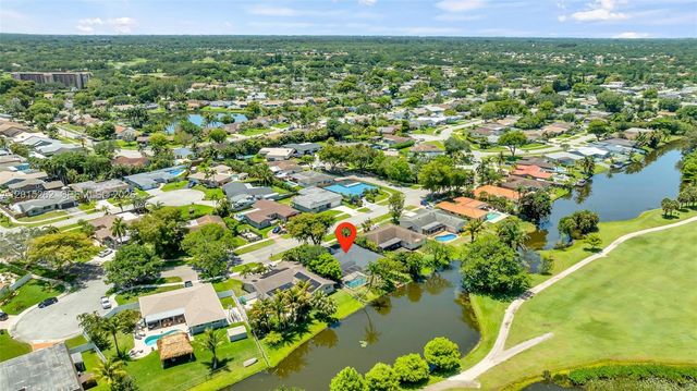 8207 SW 26th Pl, Davie, FL 33328