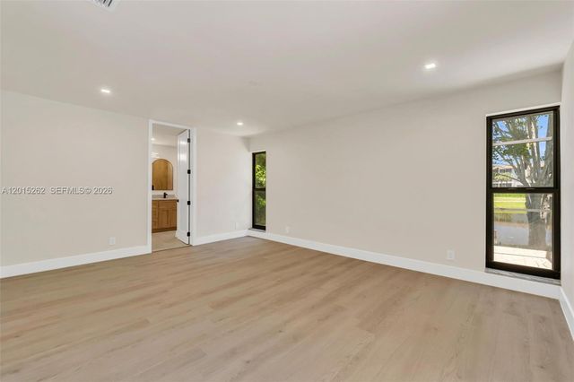 8207 SW 26th Pl, Davie, FL 33328