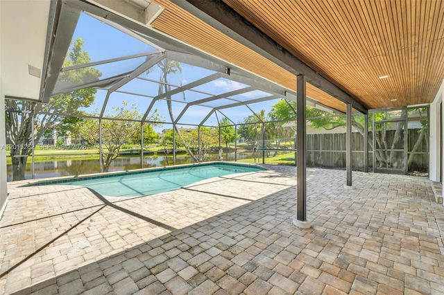 8207 SW 26th Pl, Davie, FL 33328