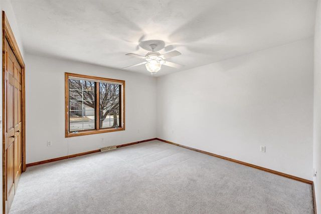 423 WOODFIELD DRIVE, Green Bay, WI 54313