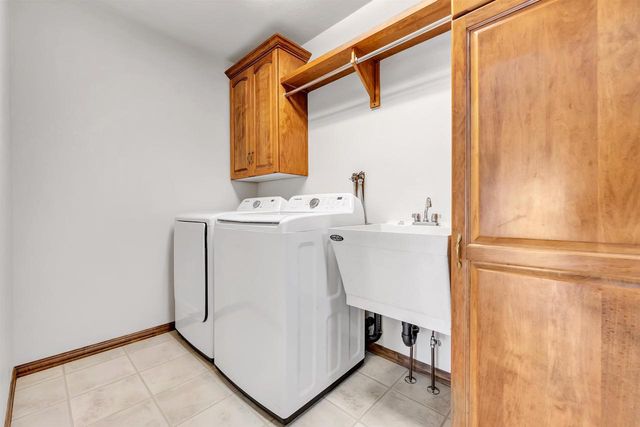 423 WOODFIELD DRIVE, Green Bay, WI 54313