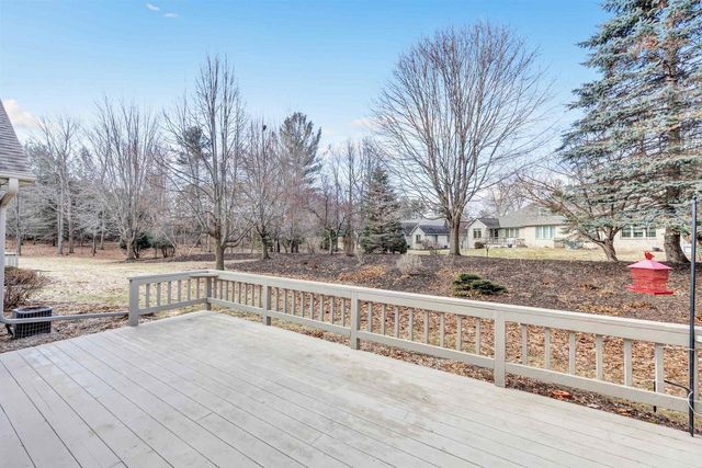 423 WOODFIELD DRIVE, Green Bay, WI 54313