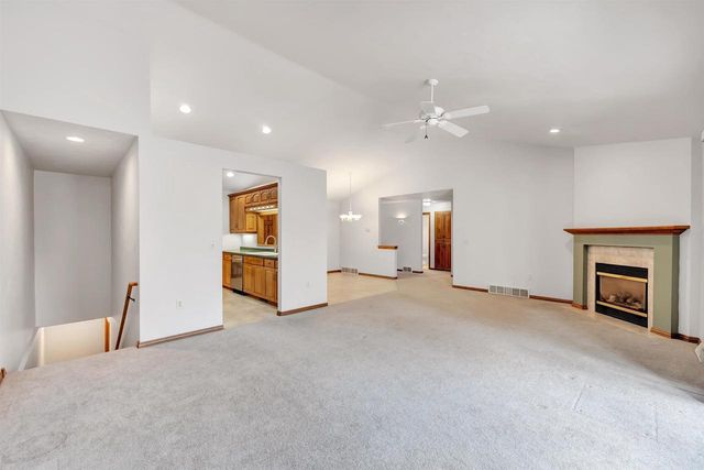 423 WOODFIELD DRIVE, Green Bay, WI 54313