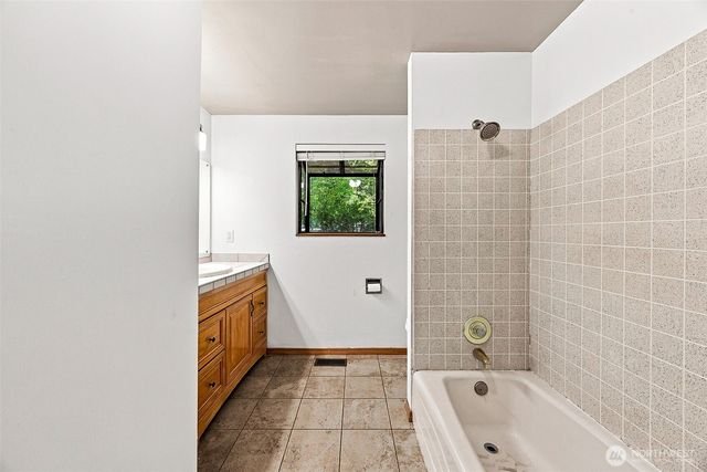 21204 SE 265th Street, Maple Valley, WA 98038