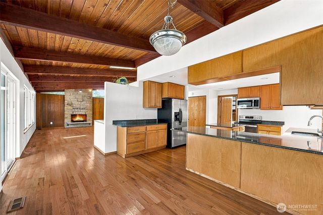 21204 SE 265th Street, Maple Valley, WA 98038