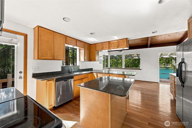 21204 SE 265th Street, Maple Valley, WA 98038
