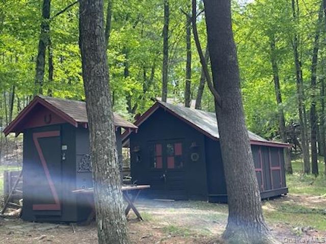 3 Perry Road, Barryville, NY 12719