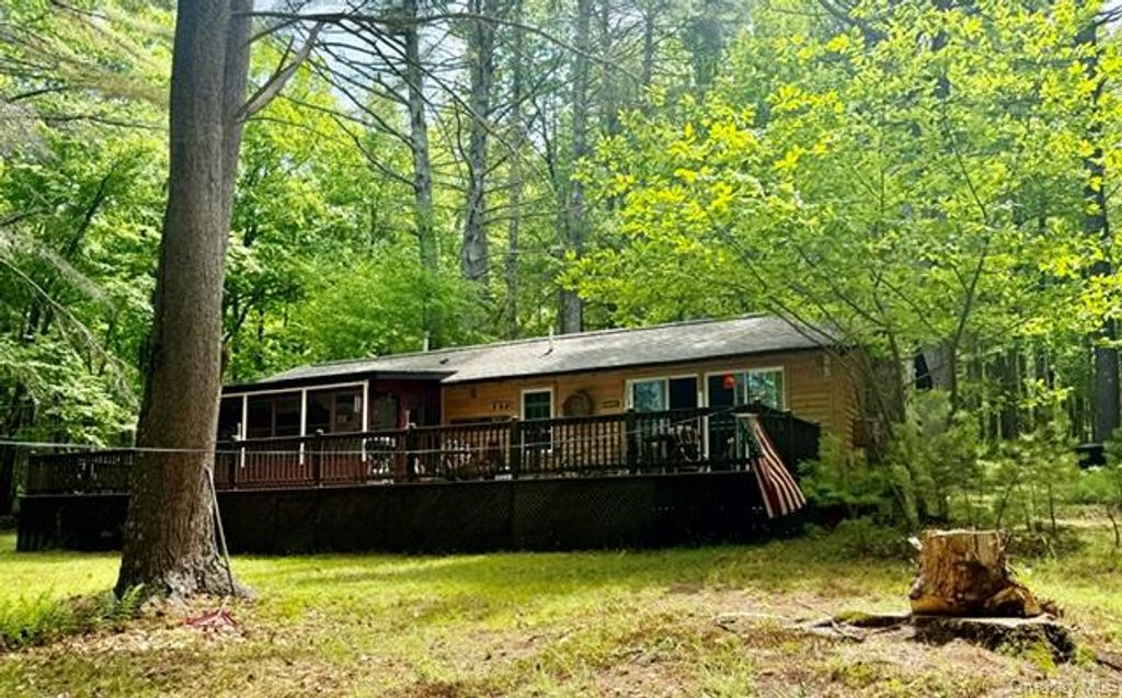 3 Perry Road, Barryville, NY 12719