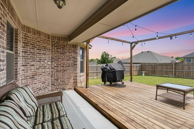 1013 Inverness Drive, Weatherford, TX 76086