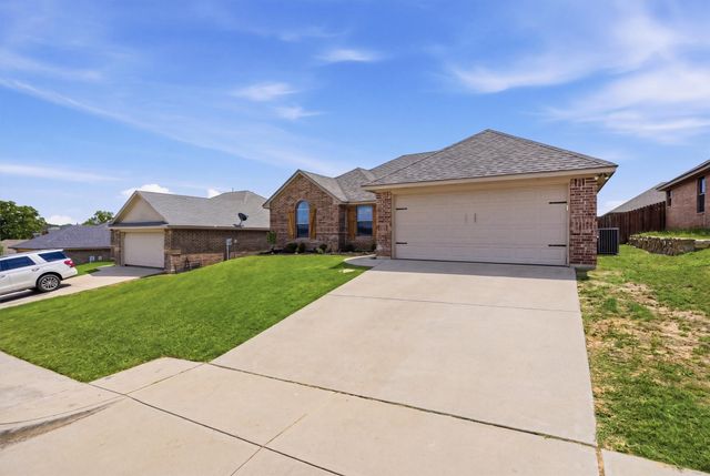 1013 Inverness Drive, Weatherford, TX 76086