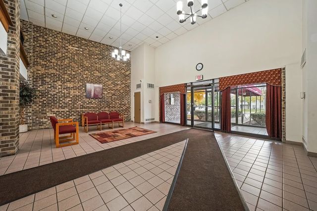 1463 Mercury Drive 203, Schaumburg, IL 60193