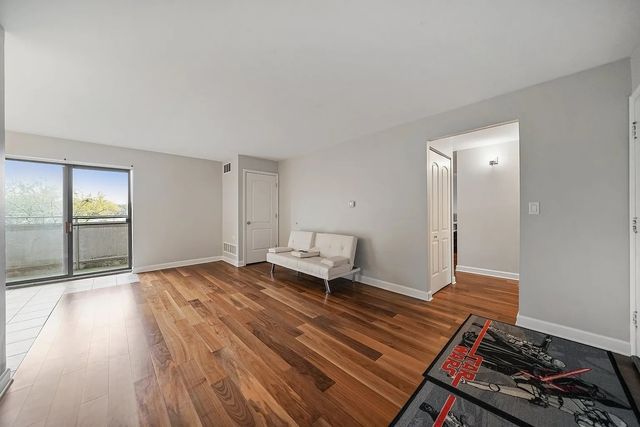 1463 Mercury Drive 203, Schaumburg, IL 60193