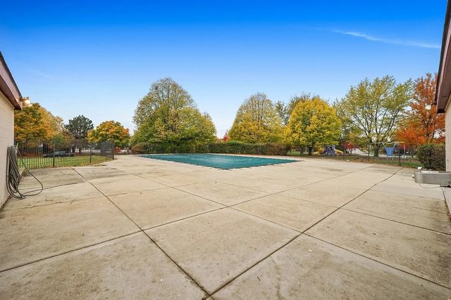 1463 Mercury Drive 203, Schaumburg, IL 60193