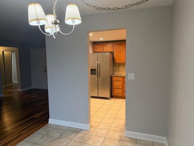 1463 Mercury Drive 203, Schaumburg, IL 60193