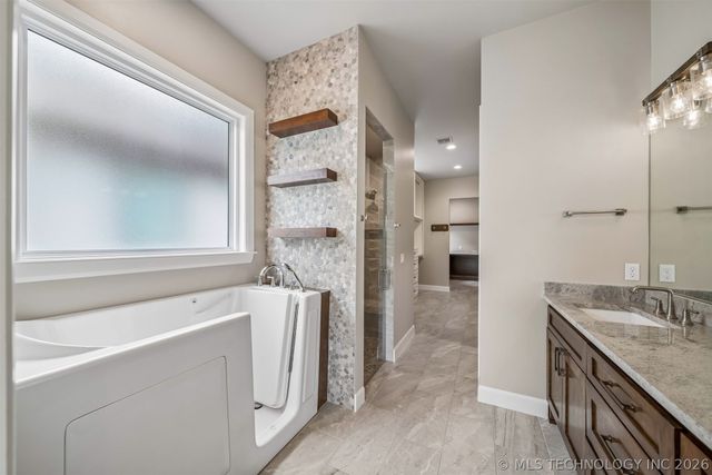 1231 N 71st Place, Broken Arrow, OK 74014
