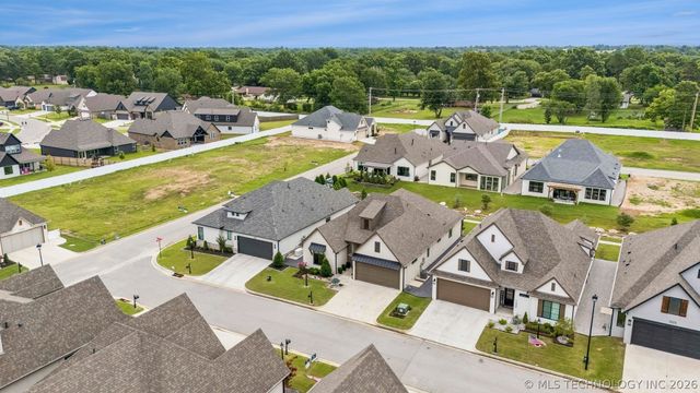 1231 N 71st Place, Broken Arrow, OK 74014
