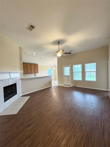 7039 Durango Creek Drive, Magnolia, TX 77354