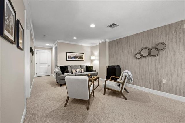 10511 Mission Road 305, Leawood, KS 66206
