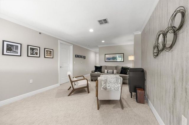 10511 Mission Road 305, Leawood, KS 66206
