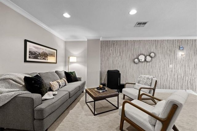 10511 Mission Road 305, Leawood, KS 66206